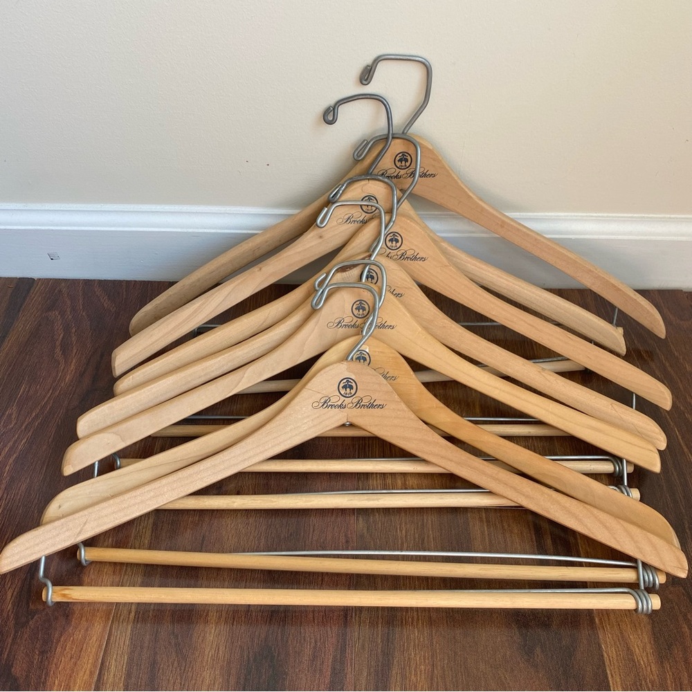 Lot of 7 Brooks Brothers Wooden Valet Hangers Natural Light Pine Color